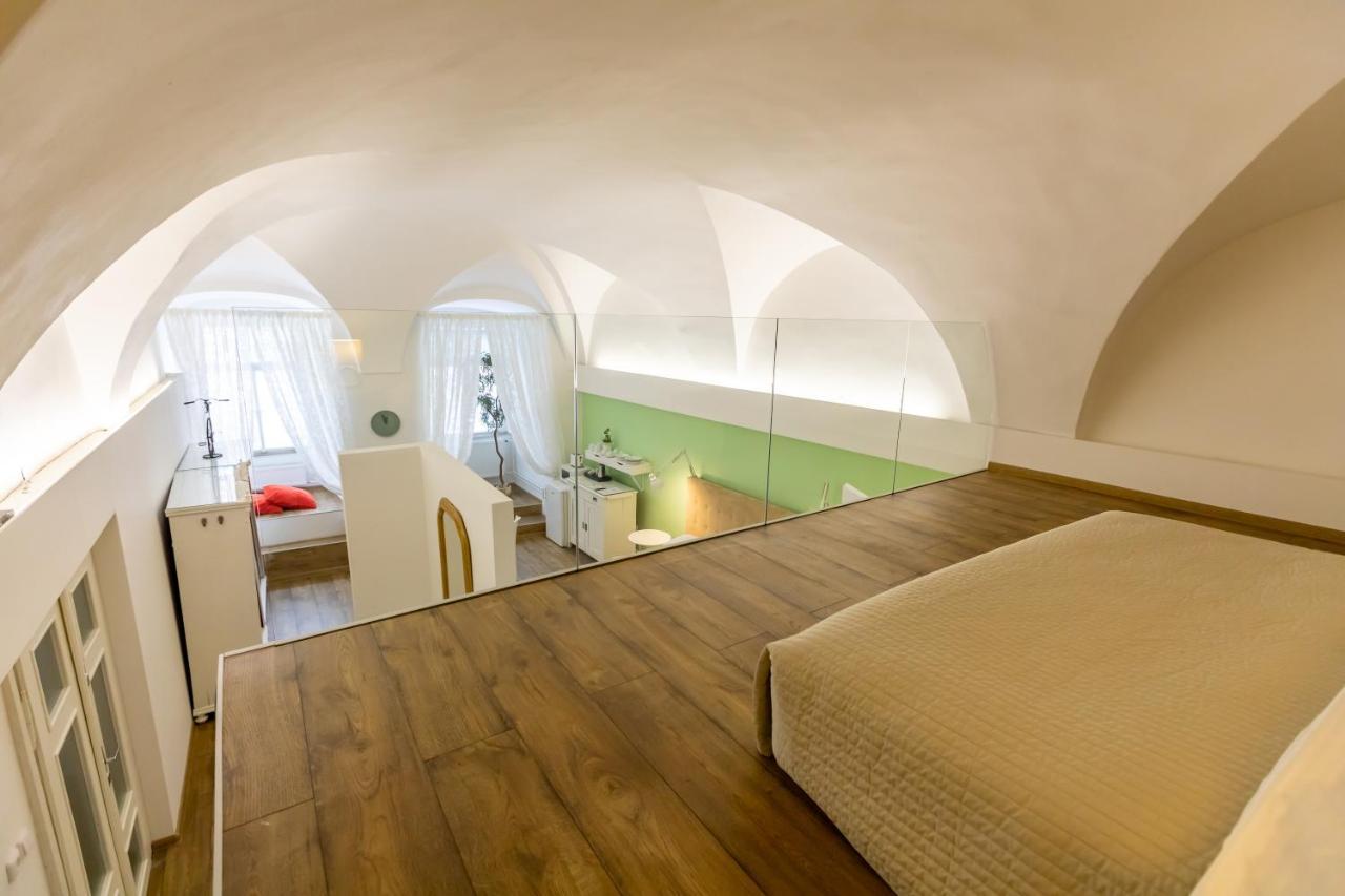Palac Daun - Studio Apartments Znojmo Luaran gambar