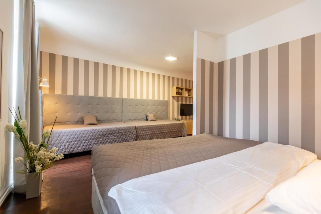 Palac Daun - Studio Apartments Znojmo Luaran gambar