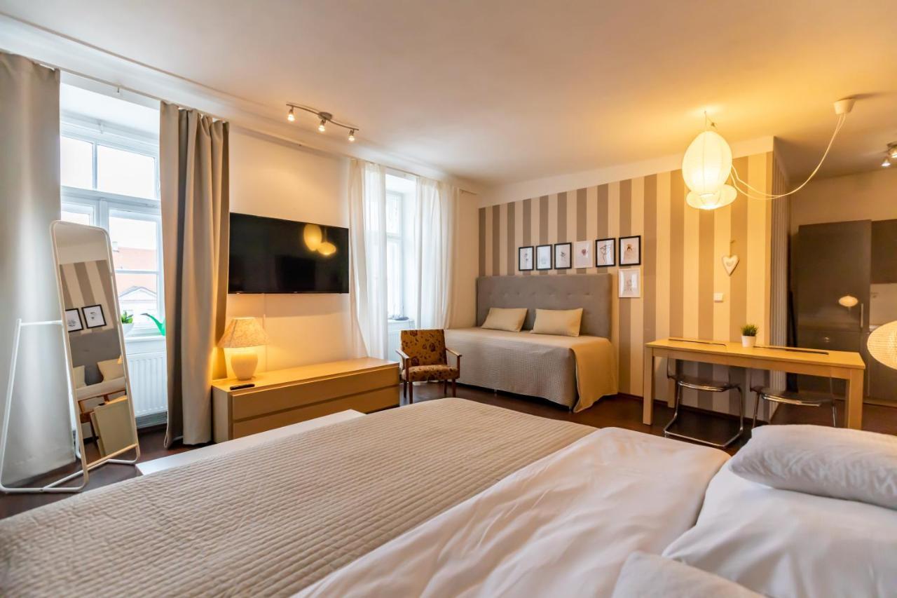 Palac Daun - Studio Apartments Znojmo Luaran gambar
