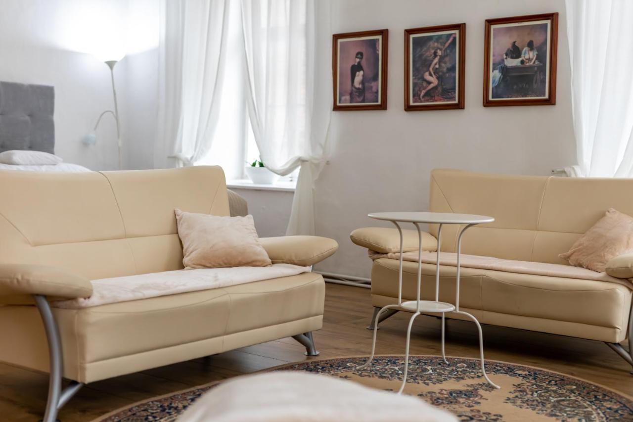 Palac Daun - Studio Apartments Znojmo Luaran gambar