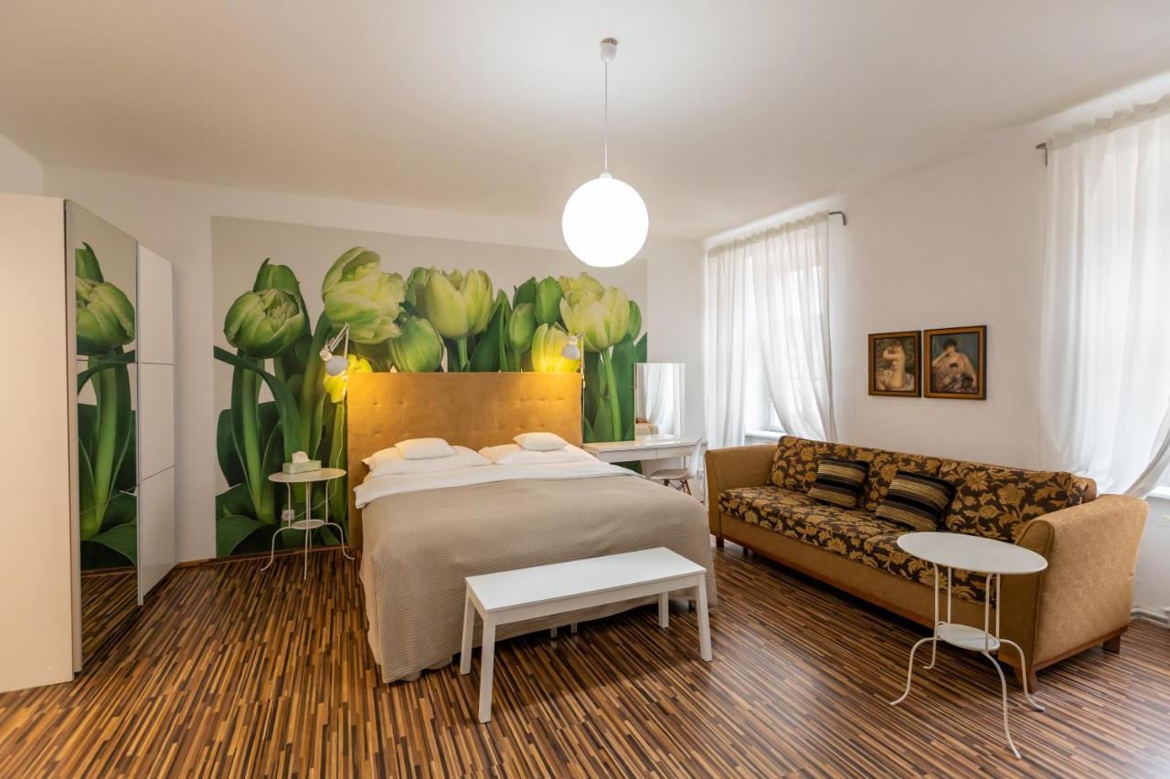 Palac Daun - Studio Apartments Znojmo Luaran gambar