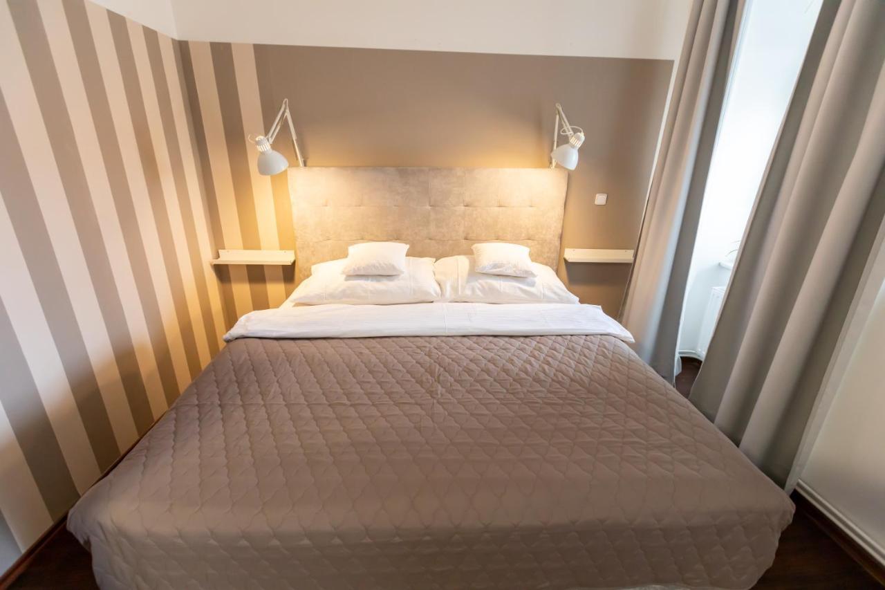Palac Daun - Studio Apartments Znojmo Luaran gambar