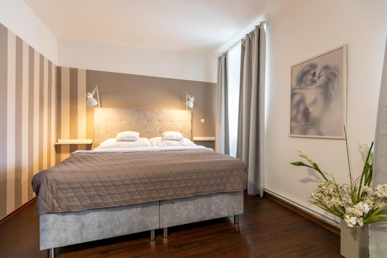 Palac Daun - Studio Apartments Znojmo Luaran gambar