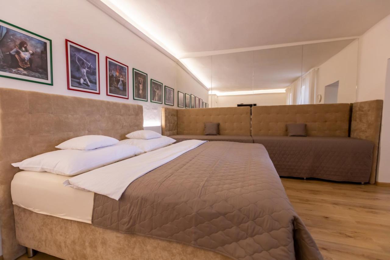Palac Daun - Studio Apartments Znojmo Luaran gambar