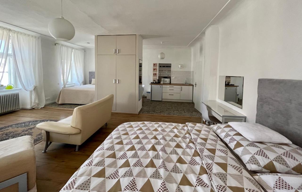 Palac Daun - Studio Apartments Znojmo Luaran gambar