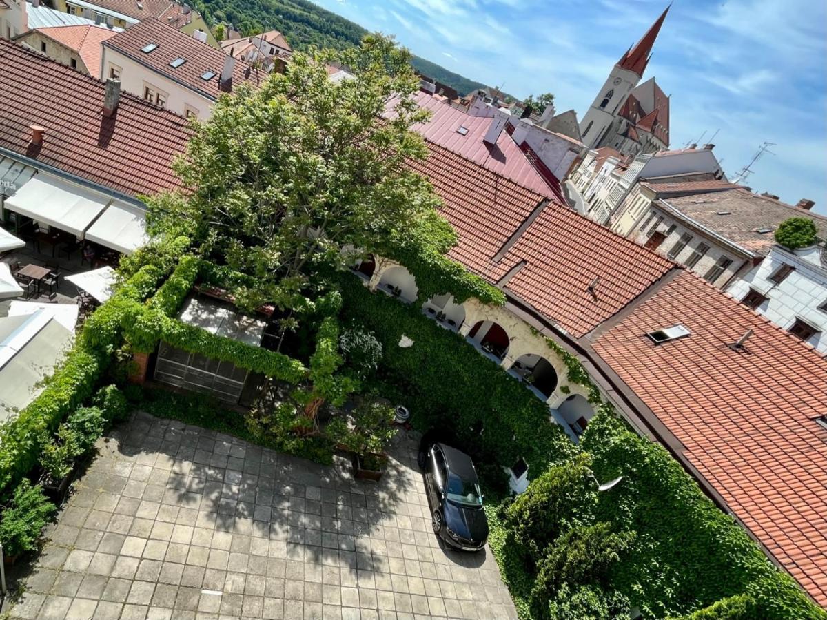 Palac Daun - Studio Apartments Znojmo Luaran gambar
