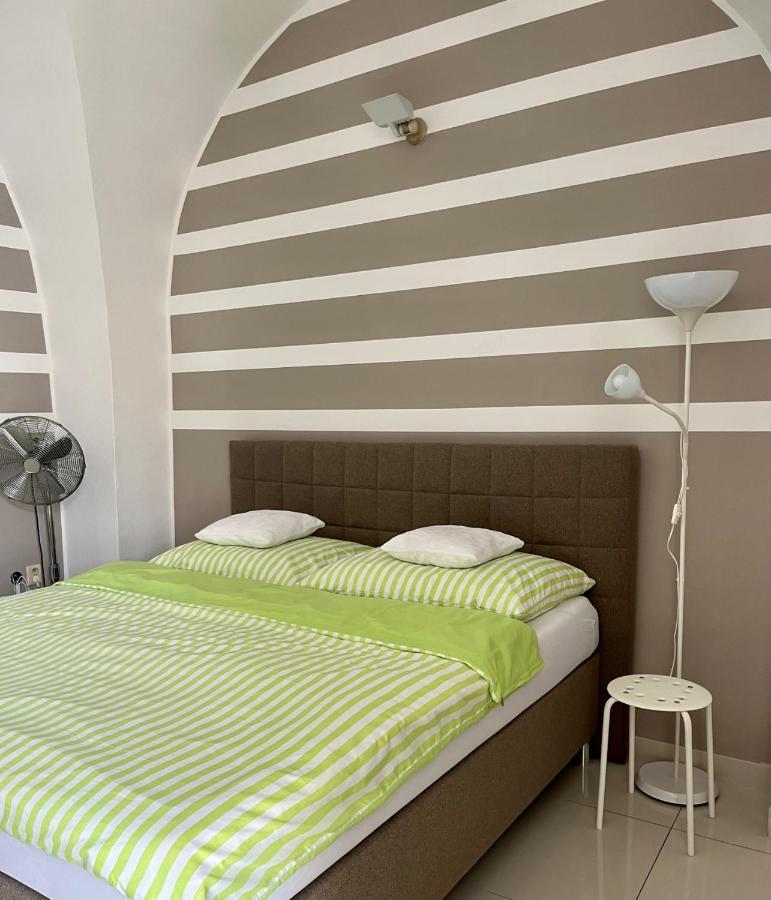 Palac Daun - Studio Apartments Znojmo Luaran gambar