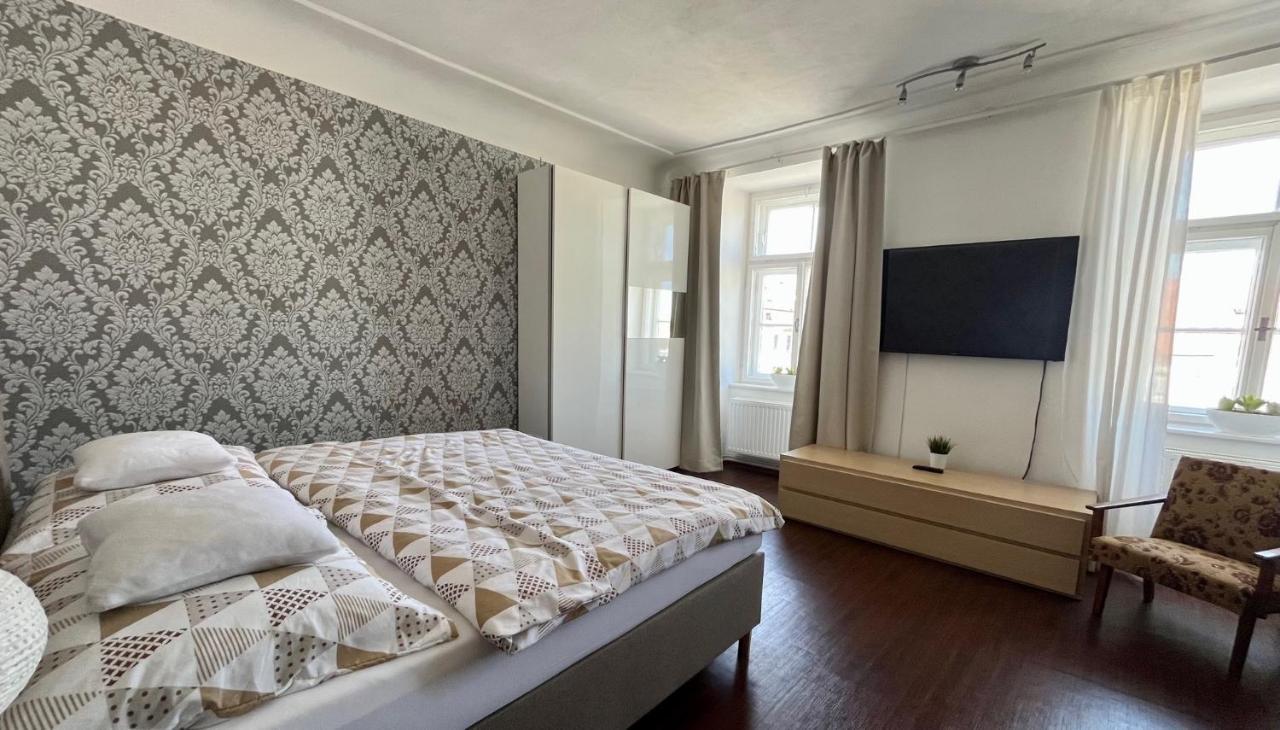 Palac Daun - Studio Apartments Znojmo Luaran gambar