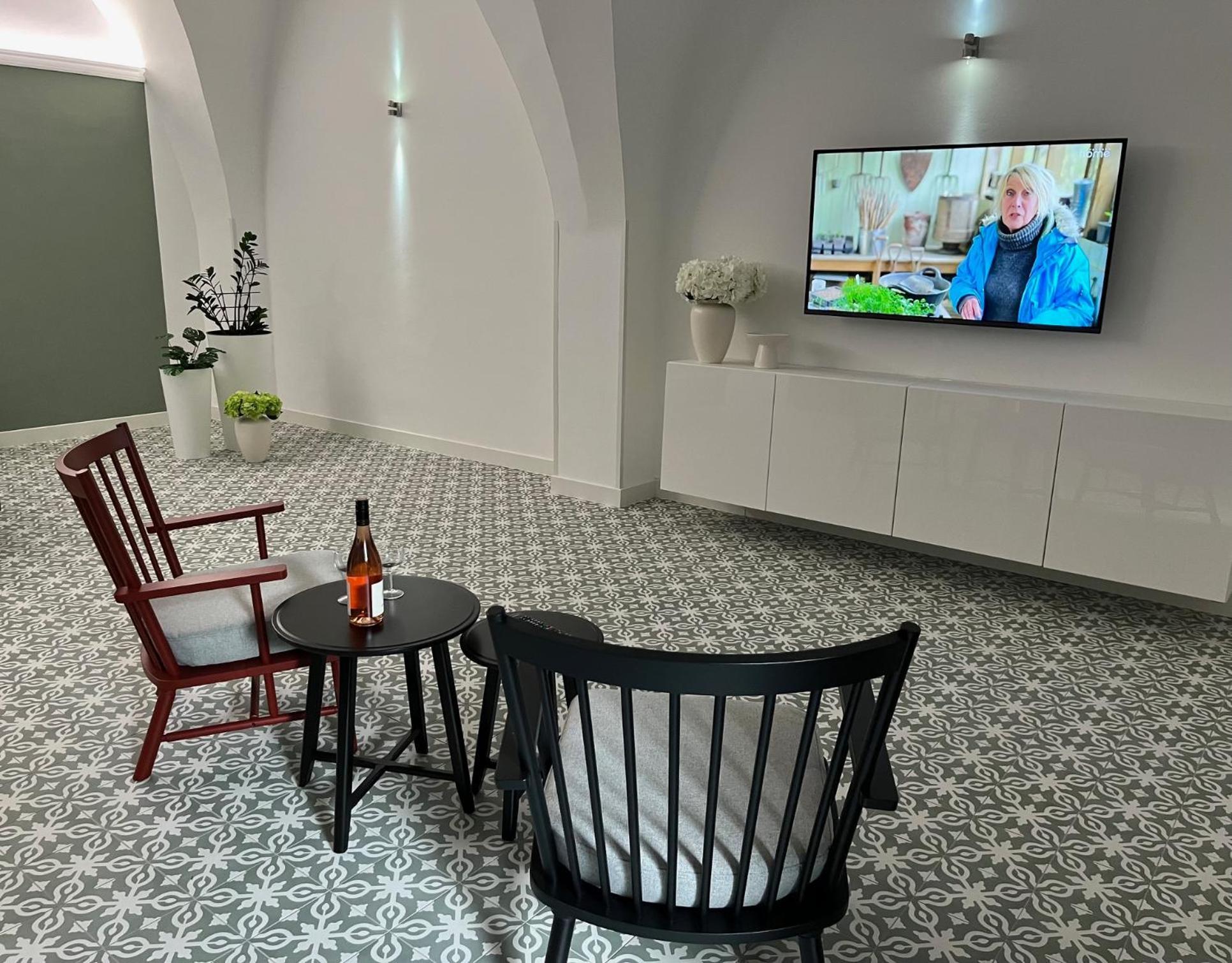 Palac Daun - Studio Apartments Znojmo Luaran gambar