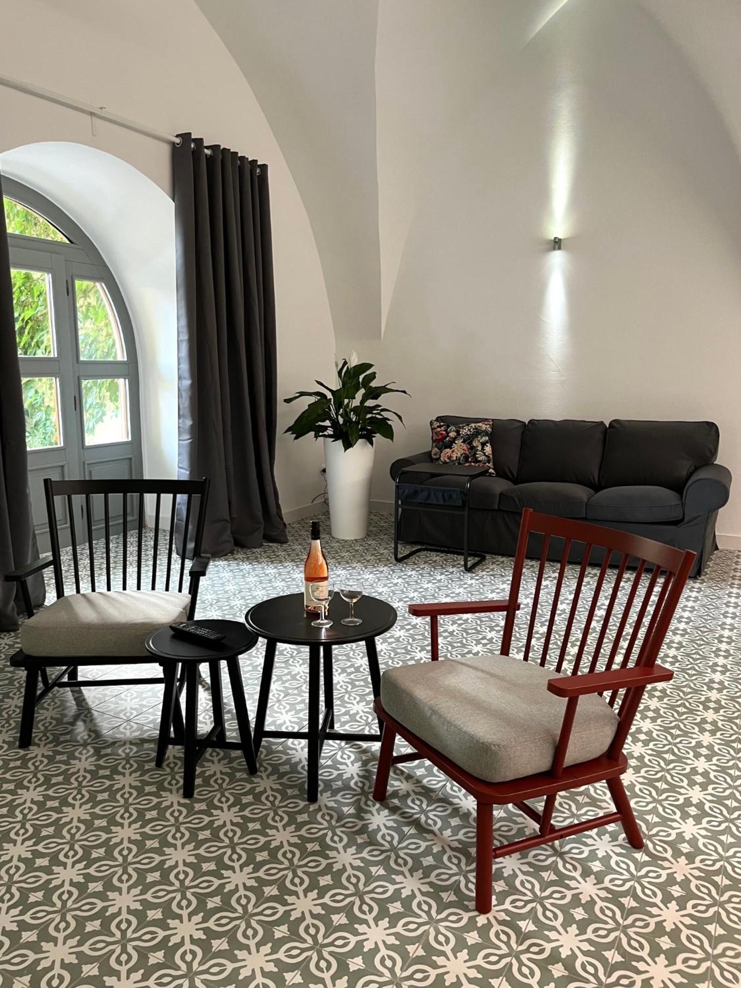 Palac Daun - Studio Apartments Znojmo Luaran gambar