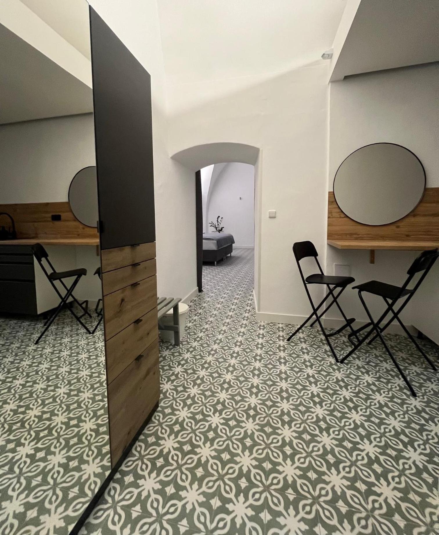Palac Daun - Studio Apartments Znojmo Luaran gambar
