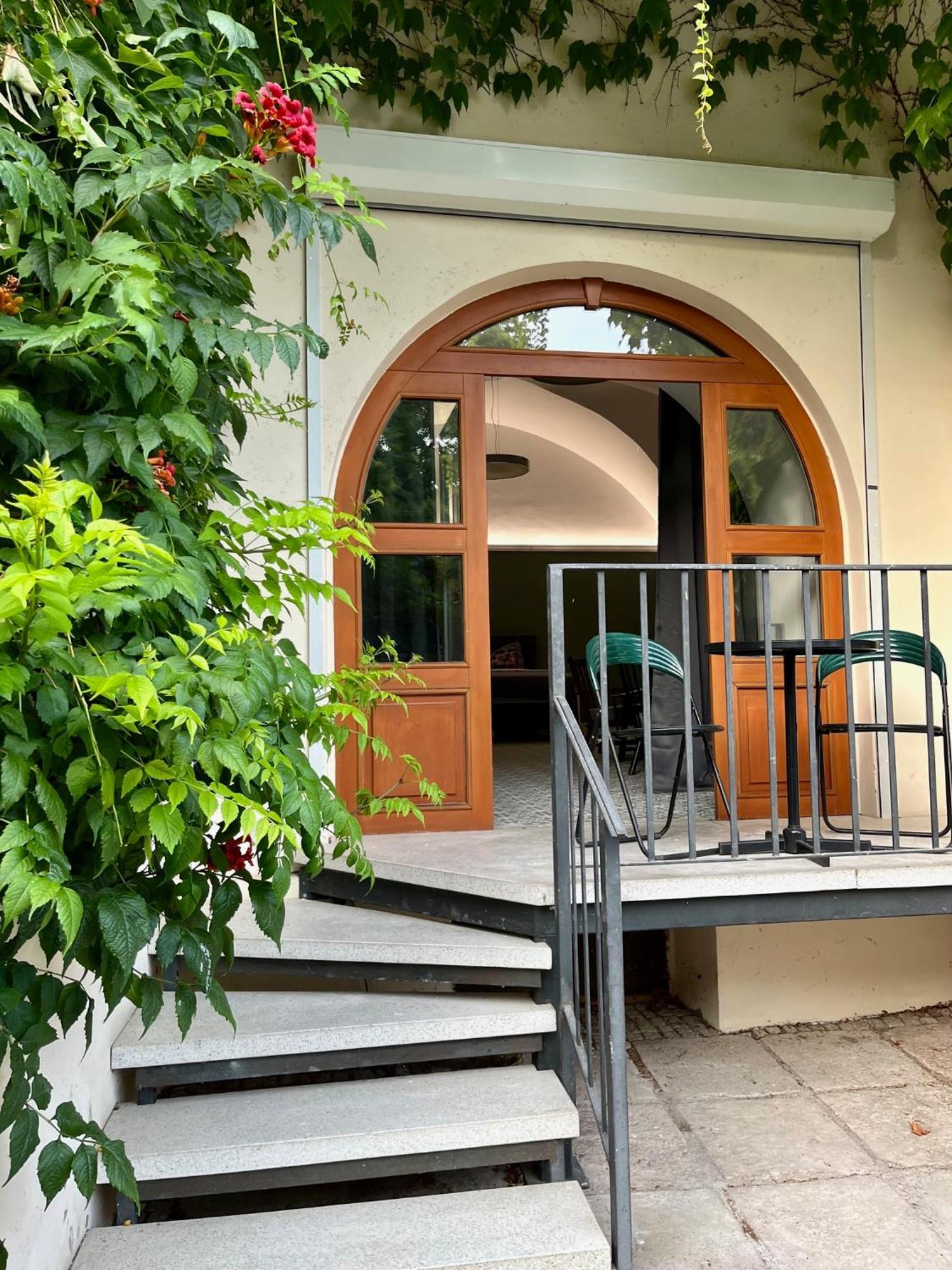 Palac Daun - Studio Apartments Znojmo Luaran gambar